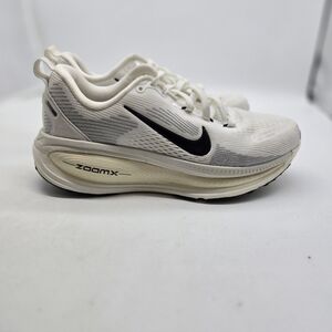 Nike Vomero 18 Size 6.5 B24